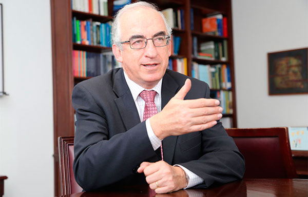 Leonardo Villar, miembro de la Comisión de Expertos.